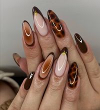 Elevate your nails with this stunning fall tones tortoise shell set. With animal print nails in trend now, there is no better set to have on! They exude class and style without doing too much. Perfect for an everyday nail set of for special occasions, such as weddings, graduation, birthdays and special holidays.   Each nail set is custom made for each customer. If you have any questions about the size or style of the nails, please message me, I'm more than willing to assist of answer any queries you may have.  We understand that our customers appreciate quick and seamless deliveries so we work around the clock to deliver high quality press on nails in a short period of time. We take 1-4 working days to make the set, followed by 5-12 working days delivery. Each package gets FREE internation