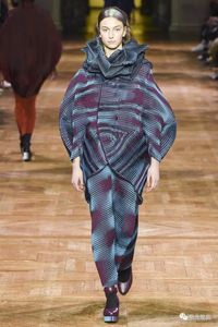 Issues Miyake 2017