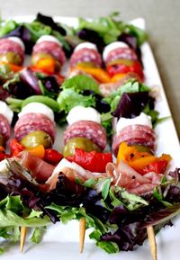 Antipasto Salad Kabobs | These Antipasto Salad Kabobs are a perfect appetizer to serve to a crowd because there’s something for everyone.