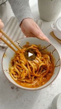 Udon Noodles with Peanut Sauce | Creamy Chilli Peanut Udon Noodles in 5 minutes! 🍜🥢 All you need are udon noodles, chilli oil, peanut butter, and simple seasonings sauces! Super easy and... | By Khin's KitchenFacebook