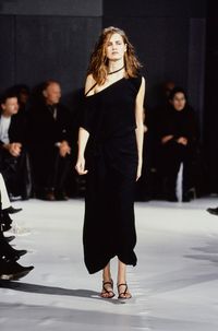 Ann Demeulemeester Spring 1997 Ready-to-Wear https://www.vogue.com/fashion-shows/spring-1997-ready-to-wear/ann-demeulemeester/slideshow/collection#48