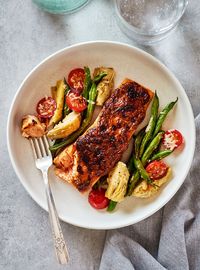 Pavés de saumon et salade tiède de haricots verts à la friteuse à air chaud (<i>air fryer</i>) | RICARDO