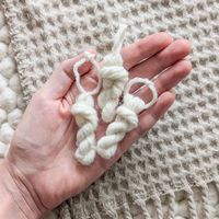 How to Make Mini Hanks of Yarn (Easy Method)