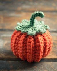 Halloween crochet patterns. Make spooky crochet Halloween decorations that include a crochet witch hat, crochet pumpkin, and more!