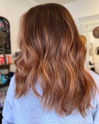 32 Strawberry Brown Hair Examples to Try ASAP