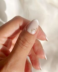 #wedding #weddingdress #weddingdress #weddingnail #weddingnailart #nails #nailart #frenchnails #almondshapenails #classy