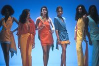 Sonia Cole, Stephanie Seymour, Susan Holmes, Carla Bruni, Vicky Koulianou, ± Naomi