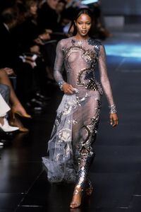 Naomi @ Gianfranco Ferré Fall/Winter 1998