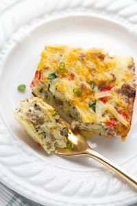 Sausage Hashbrown Breakfast Casserole! An easy, gluten-free, make-ahead breakfast everyone will love! #makeaheadbreakfast #sausagecasserole #breakfastcasserole #glutenfreebreakfast