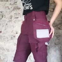 Waffle Patterns on Instagram: "Re-gramming cool Azuki cargo pants from @coco_patchouli  Love the all the functional pockets with colour accents! Please check her feed for more photos. Thank you @coco_patchouli for sharing the photos! #sewing #wafflepatterns #zelfmaakmode #ソーイング"