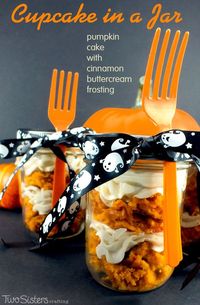 This Halloween Cupcake in a Jar featuring Pumpkin Cake with Cinnamon Buttercream Frosting is a unique take on cupcakes, giving it a new look but with the same yummy taste! For more great Halloween Food ideas follow us at http://www.pinterest.com/2SistersCraft/