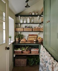 𝐂 𝐎 𝐓 𝐒 𝐖 𝐎 𝐋 𝐃 𝐈 𝐍 𝐓 𝐄 𝐑 𝐈 𝐎 𝐑 on Instagram: "The glorious pantry captured by @horwoodphoto for @simshilditch. Open shelving and wicker baskets make the perfect country combination.…"