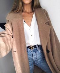 Looking for some casual new years eve outfits? Sometimes jeans are better than sequins. These NYE outfit ideas are perfect for a relaxed party. #newyearsoutfits #nyeoutfits #newyearsoutfitideas #nyeoutfitideas #newyearsfashion