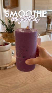 Rafraîchissez-vous avec notre smoothie aux myrtilles facile à préparer. Un mélange délicieux et sain, parfait pour un petit-déjeuner énergisant ou une collation d'été.