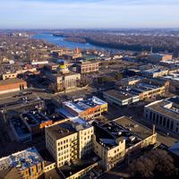 From kayaking the Mississippi River to watching some of the best college hockey in the country, Saint Cloud offers a wide range of fun activities.