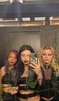 deathbyromy mirror selfie spotify misfits 2.0