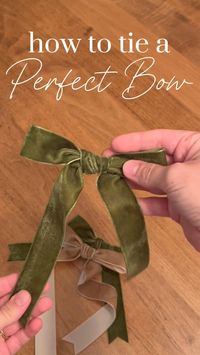 I cannot get enough of these velvet bows this holiday season! Follow this simple tutorial to make bows for all your decorating needs! #velvet #christmas #christmasdecordiy #diyhomedecoronabudget #velvetribbon #christmasribbon #bowmakingtutorial #diydecor #christmasdecorating #amazonassociatelink #amazonaffiliate