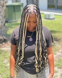 🔳 Medium Knotless Braids 🔳 Rod curls 🔳 Link in bio . . . #jacksonvillebraider #jacksonvillebraiders #duvalbraider #duvalbraids #jacksonvillebraids #jaxbraider #jaxbraiders #jacksonvillestylist #jaxbraids #knotlessbraids #knotlessboxbraids