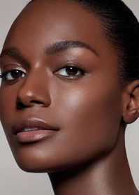 Embrace the beauty of simplicity with a no-makeup makeup look, where effortless elegance meets understated glamour. Perfect for those who desire a natural yet polished appearance, these looks enhance your features without overwhelming them.