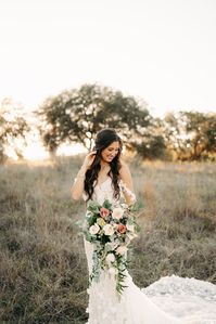 Texas Bridal Portraits Inspiration | Spring Wedding Inspiration | Lauren Crumpler Photography | Taylor was a stunning Texas bride during her outdoor bridal portraits. She wowed her husband with these bridal portraits after their wedding day. Find more wedding dress ideas, wedding dresses lace, wedding dresses vintage, wedding dress styles, & wedding dress inspiration. Book Lauren as your wedding photographer by visiting laurencrumplerphoto.com!