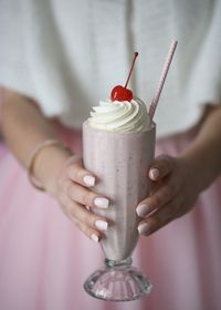 Recipe for classic strawberry milkshake. Follow me on Instagram…