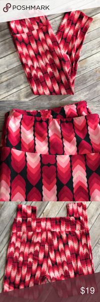 LuLaRoe 💕 Hearts ♥️ Tall and Curvy Leggings These cute LuLaRoe heart 💗 leggings are colorful with pink, light pink, fusia pink, and red hearts. ♥️  Super comfortable! Size: Tall and Curvy My friend gave them to me to sell and said she only wore these a handful of times. Good condition! Any questions feel to ask!  No trades! LuLaRoe Pants Leggings