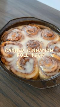 Heres a hack to make people think you made homemade cinnamon rolls with just a storebought can! Perfect easy holiday breakfast