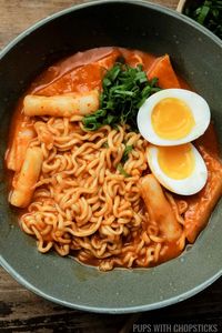 This rabokki recipe features instant ramen noodles and chewy rice cakes, all coated in the most delicious sweet and spicy sauce. It’s packed with flavor in each bite and is very easy to make at home. It’s the ultimate quick and delicious comfort food meal for busy weeknights!