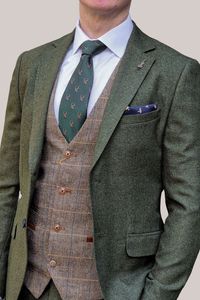 Fratelli Uniti | Fratelli Robbie Men’s Green Tweed Suit with Marc Darcy Ted Tan Tweed Waistcoat – MENSWEARR