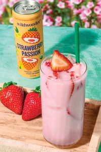 Looking for a better for you dupe of the viral "pink drink?" We got you covered! Made with wildwonder's Strawberry Passion this mocktail is a naturally sweet, creamy and juicy refresher. Swipe to see & try full recipe ➡️