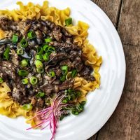  Treat your taste buds to a comforting and flavorful dish with this classic beef stroganoff recipe. Tender slices of beef, savory mushrooms, and a creamy sauce come together to create a hearty and satisfying meal. Whether it's a cozy night in or a family dinner, this dish is sure to impress. Whip up a batch and enjoy the deliciousness of homemade stroganoff! #BeefStroganoff #ComfortFood #HomemadeMeal #SatisfyingFlavors #FamilyFavorite 🍽️🥩