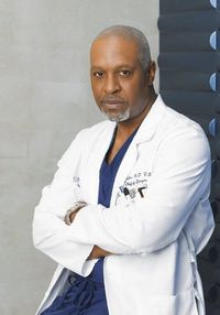 Dr Richard Webber (James Pickens Jr)