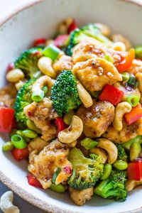 Chinese Cashew Chicken: Juicy, crisp-tender vegetables, Garlicky Soy Sauce. Takeout Fakeout. 20min | AverieCooks.com Recipe