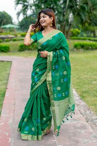 Best place for online indian outfit shopping designer suit online UK & designer weeding saree, suit online in UK and SHOPKUND