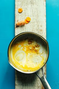 CREAMY Golden Milk in 5 minutes! Anti-inflammatory, healthy digestion, SO delicious! #vegan #glutenfree #healthy #goldenmilk #minimalistbaker