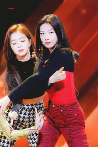 Joyrene Red velvet