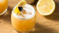 This Sunny Sparkling Amaretto Sour Cocktail Tastes Like Summer