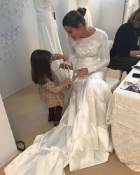 Clohe , 5 años y con vocación absoluta, digna heredera de su madre Raquel @brideguestsdc Nos dejo enamoradas en la #VBBFW ... @anamateas…