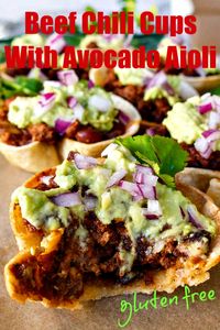 Gluten-free beef chili cups with avocado aioli are perfect finger food for parties or sports events like the Super Bowl. Packed with flavour and deliciousness beyond belief. 