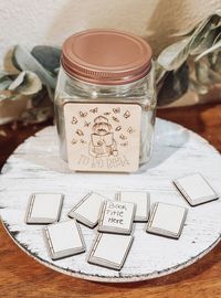 You know you need one!  Add all your TBR books and let it be a surprise every time!  Each TBR jar comes with 50 blank book pieces. *use a sharpie to write on* ➡️Jar and TBR plaque included.