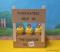 Lucy's Psychiatric Booth DIY, Charlie Brown cupcakes, The Peanuts Movie, Peanuts movie party, Snoopy cookies, Snoopy inspired party, Linus and Lucy, Blue Sky Studios, Party Pinching