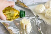 How to Roast Garlic in the Oven - Crafty Morning