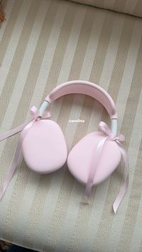 Airpod Max Cover in Light Pink with delicate bows