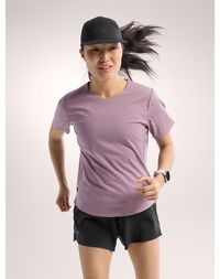 Pinnacle performance in a breathable, comfortable trail running shirt.