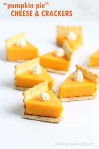 PUMPKIN PIE CHEESE AND CRACKERS is a fun food idea for a Thanksgiving appetizer that is so easy to make. Video how-tos included. #pumpkinpie #thanksgiving #appetizer #thanksgivingappetizer #easyappetizer #cheese #crackers