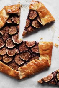 dreamy fig galette - Cardamom and Tea