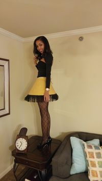 Last minute DIY Halloween costume- Leg Lamp