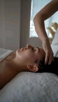 During a face massage, gentle touches help you relax and feel calm. Smooth movements can release tension in your facial muscles, making you feel better. Using soothing oils or moisturizers can also make your skin healthier. #massage #bodyrituals #bodymassage #facemassage #massagetherapy #massagetherapist #monri #monriwellness #monrirituals #facelifting #facial #holistic #holisticwellness