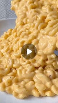 Kim Moull | Velvety stovetop mac & cheese 🧀 

This is perfect if you love a creamy mac! 🤍

BUT I know you baked mac & cheese lovers are out there too.... | Instagram