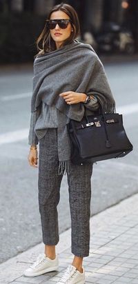 Casual monochromatic outfit ideas for fall